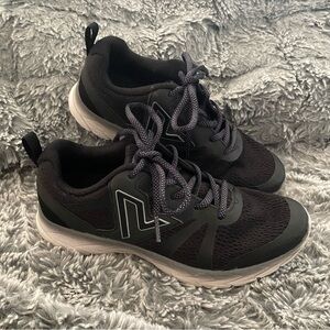 Vionic Walker Women's 7 Brisk Miles Active Sneaker Black Style335 Athletic Shoes